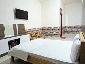 Biancheria da letto ipoallergenica, copriletto in piuma, una scrivania