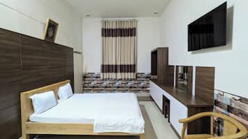 Habitación estándar doble | Escritorio, espacio para trabajar con un portátil, cortinas opacas