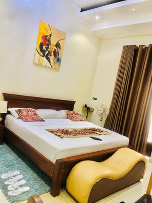 Deluxe Double Room, Balcony, Mountain View | Desk, laptop workspace, soundproofing, free WiFi - Amariah Villa (Kigali)