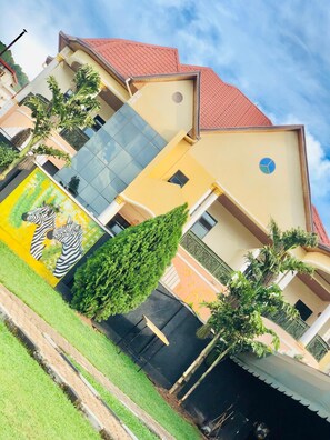 Front of property - Amariah Villa (Kigali)
