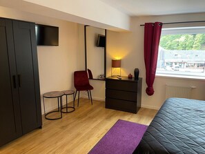 House | 2 bedrooms, individually furnished, iron/ironing board