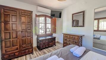 House, 2 Bedrooms, Smoking, Private Pool | 2 bedrooms