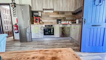 House, 2 Bedrooms, Smoking, Private Pool | Bahagian dalam