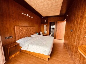 Schallisolierte Zimmer, kostenloses WLAN, Bettwäsche