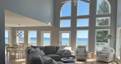 NEW! Direct waterfront Grand Traverse Bay-Suttons Bay. Kayaks, Sandy