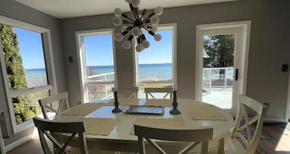 NEW! Direct waterfront Grand Traverse Bay-Suttons Bay. Kayaks, Sandy