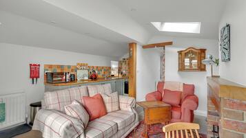 Cottage, Lanai | Private kitchen