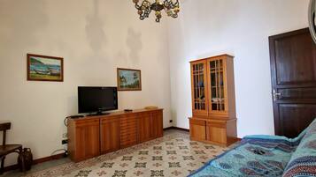 Apartment, Smoking | 3 bedrooms