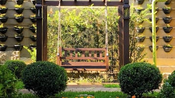 En 30-tommers TV med kabel-kanaler