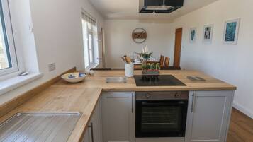 Dishwasher, cookware/dishes/utensils