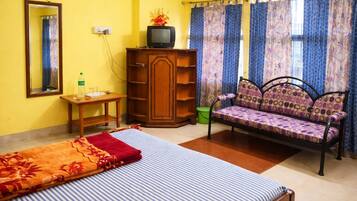 Skrivebord, skrivebord for bærbar PC og sengetøy