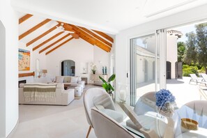 Télévision, espaces bureaux