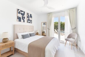 4 soveværelser, skrivebord, strygejern/strygebræt, Wi-Fi