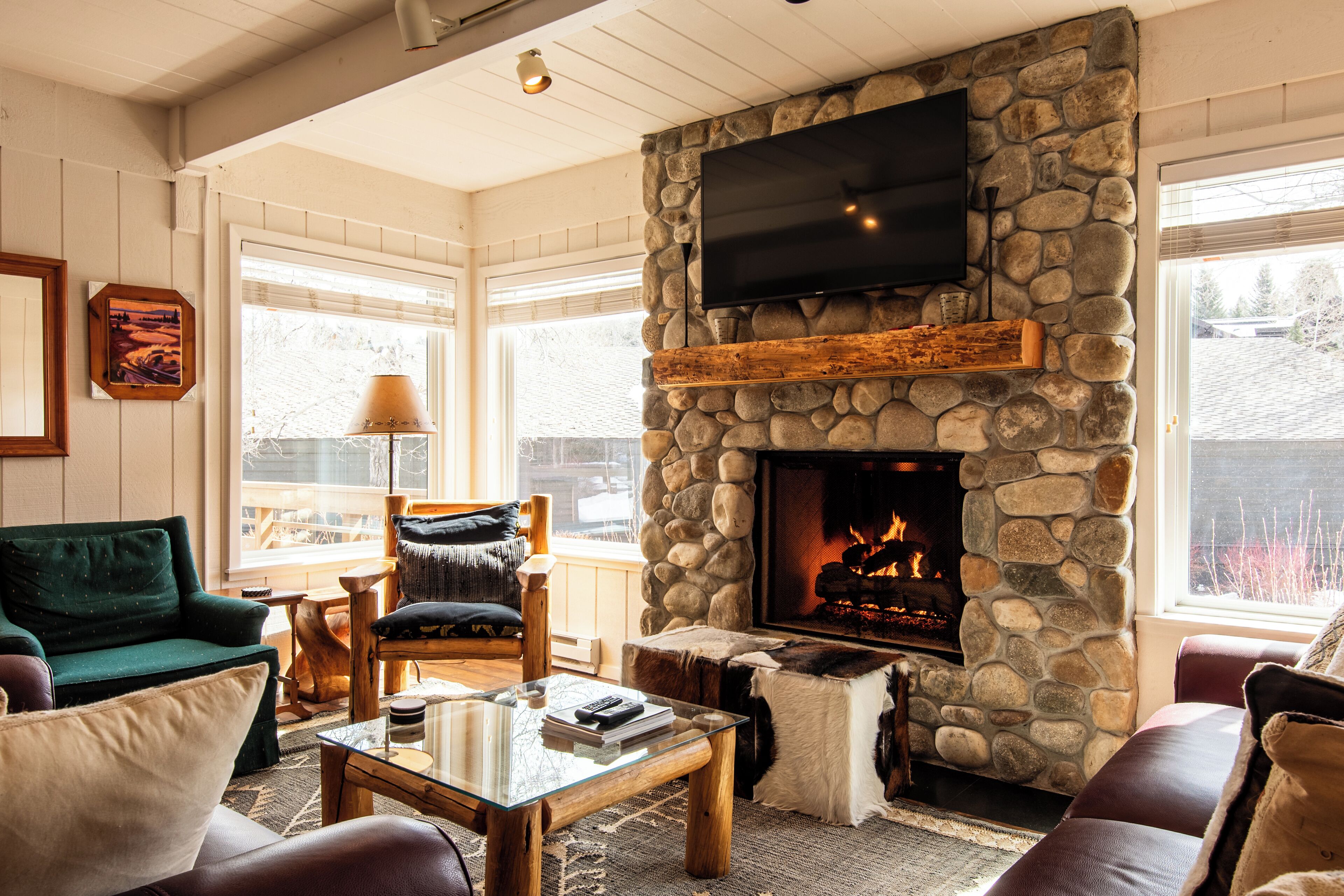 Télévision, cheminée