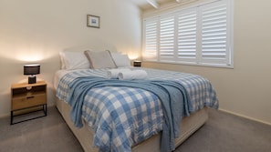 3 bedrooms, iron/ironing board, Internet, bed sheets