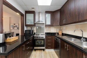 อพาร์ทเมนท์, สูบบุหรี่ได้ | 2 ห้องนอน