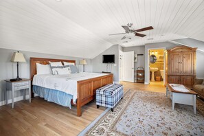 5 bedrooms, desk, iron/ironing board, WiFi