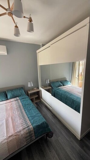 2 chambres, fer et planche à repasser, Wi-Fi, draps fournis