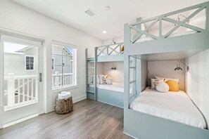 6 camere, una scrivania, ferro/asse da stiro, Wi-Fi gratuito