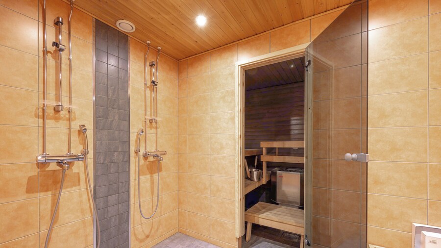 Spacious 3BR Apt. with Sauna