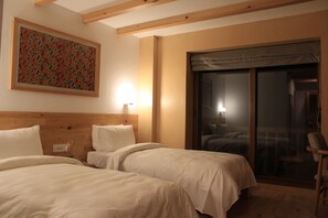 Deluxe Double or Twin Room | Desk, laptop workspace, free WiFi - Mountain Lodges of Nepal Chame (Chame)