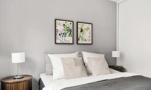 1 chambre, bureau, fer et planche à repasser, Wi-Fi