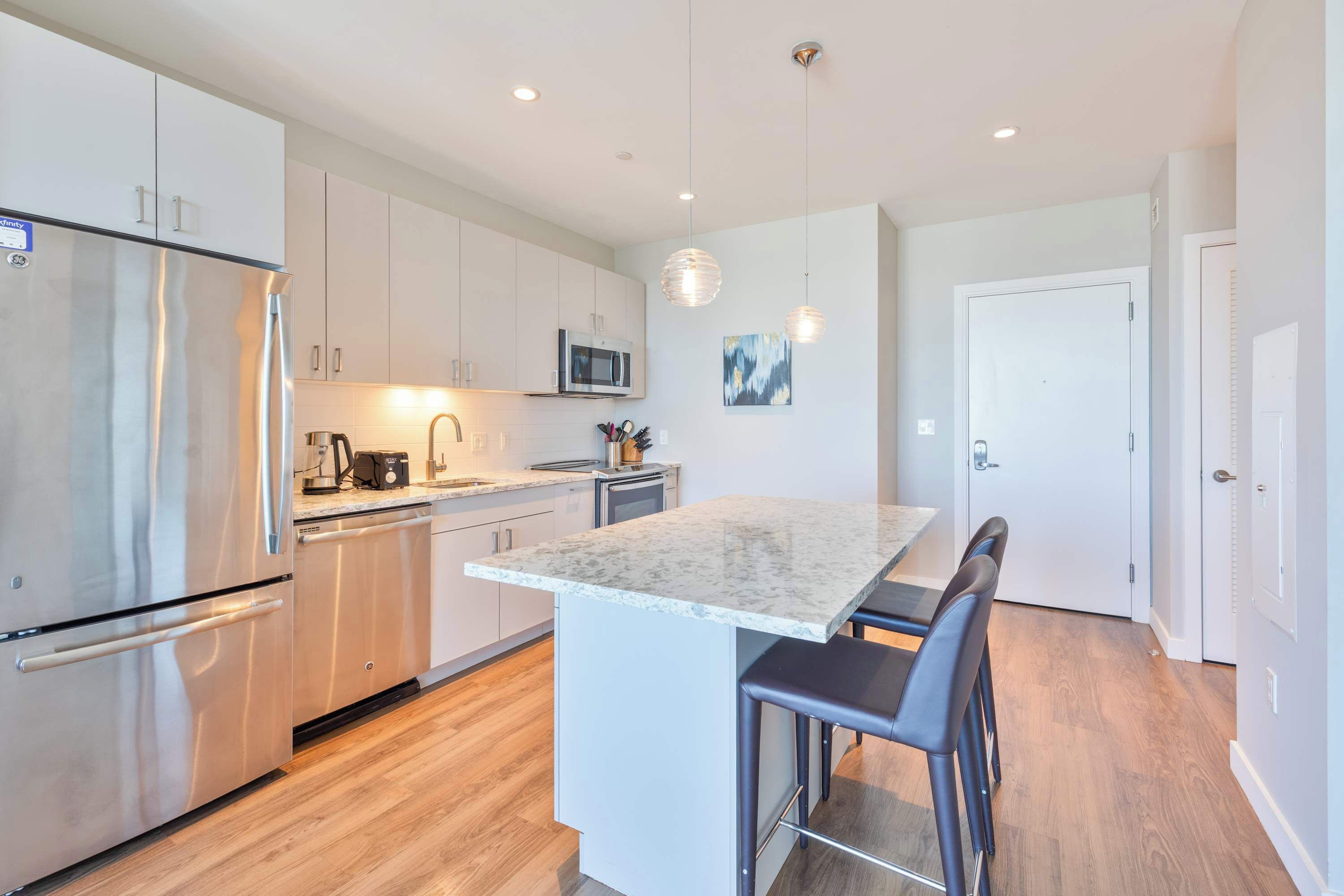 Refrigerador, microondas, horno, placa de cocina