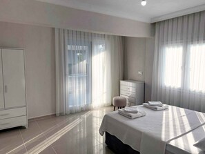 6 bedrooms, iron/ironing board, free WiFi, bed sheets
