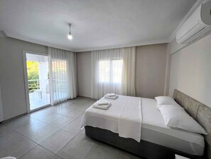 6 bedrooms, iron/ironing board, free WiFi, bed sheets
