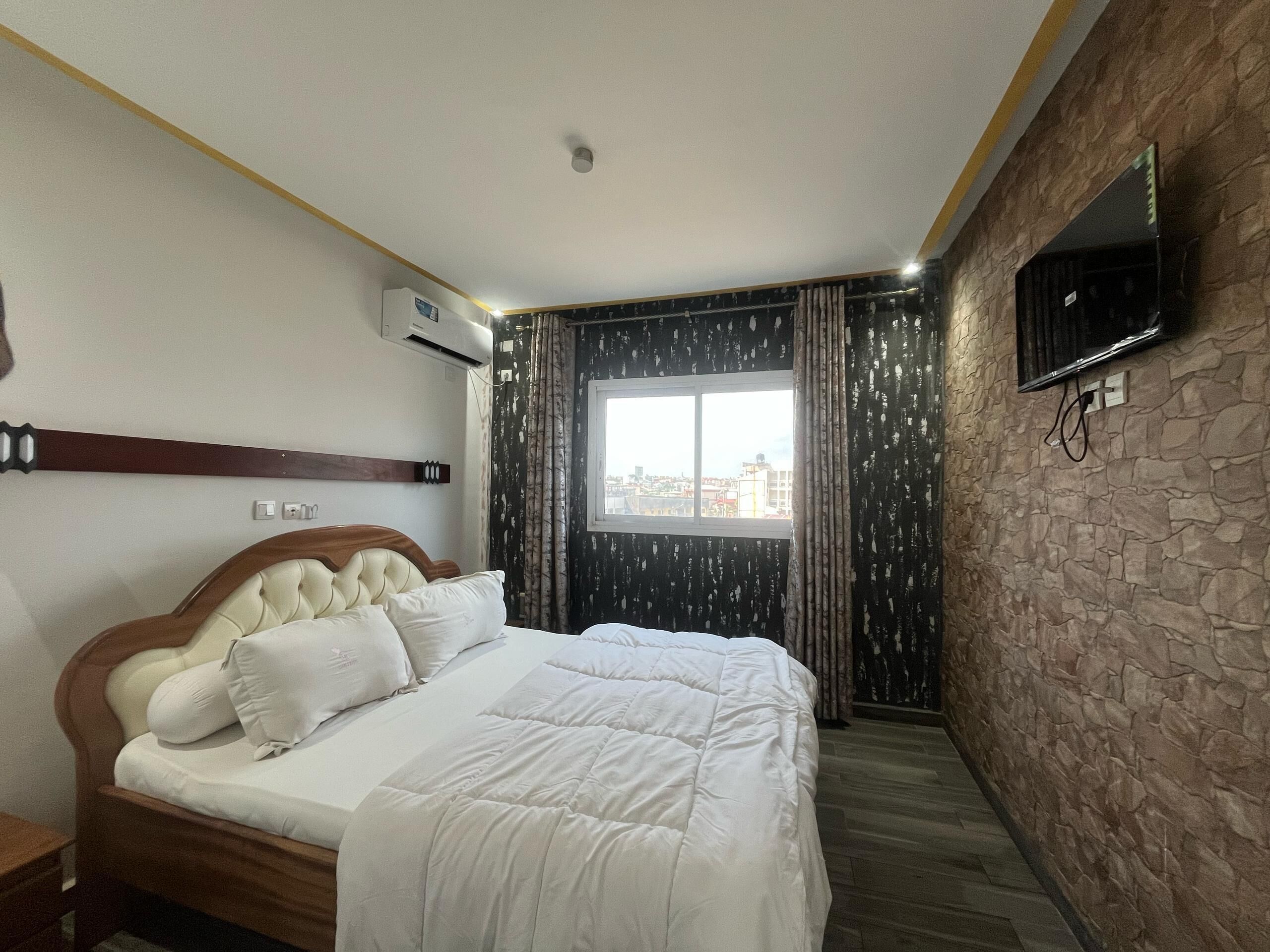 Phòng đôi Deluxe | Bàn, khu vực làm việc phù hợp cho laptop, bàn ủi/dụng cụ ủi quần áo 