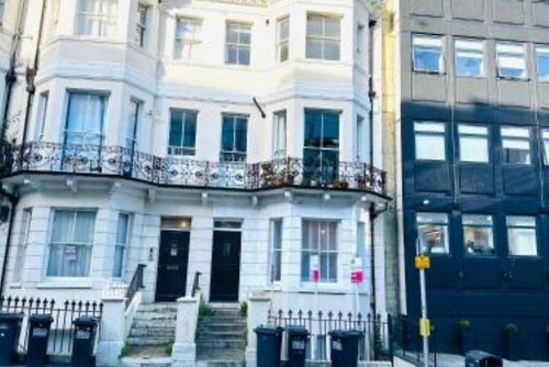 A modern 2 bedroom seaside apartment