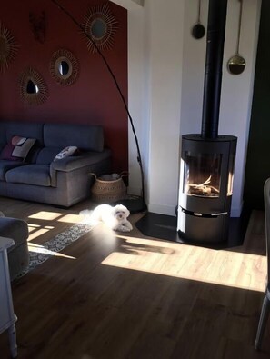 Family Apartment, Pool View | Living area | 80-cm Smart TV with satellite channels