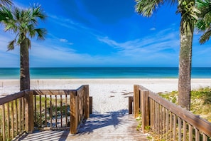 Unclassified image, 2 of 70, button - Castaway Cottage: Near IMG and Beaches (Bradenton)