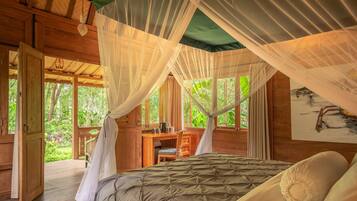 1 bedroom, desk, WiFi, bed sheets