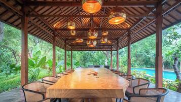 Outdoor dining