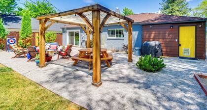 2 Mi to Dtwn: Family Gem w/ Outdoor Oasis in Reno