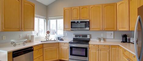 House (4 Bedrooms) | Interior