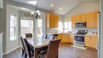 Rumah (4 Bedrooms) | Interior