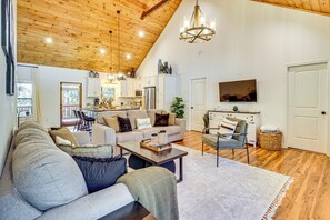 House (4 Bedrooms) | Front of property