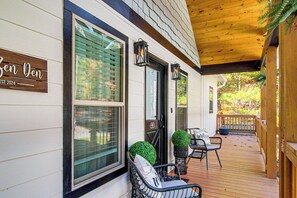 House (4 Bedrooms) | Interior - Ellijay Home 4 Mi to Dtwn: Hot Tub & Resort Perks! (Ellijay)