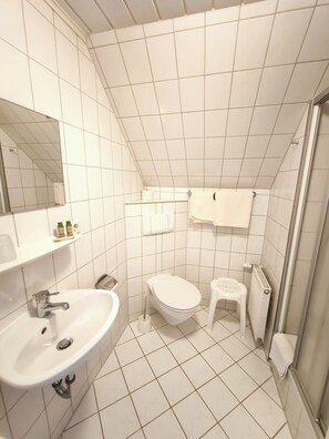 Camera con letto matrimoniale o 2 letti singoli | Bagno