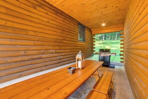 House (3 Bedrooms) | Interior - Modern Comforts Classic Cabin- Family/fish Escape! (Deposit)