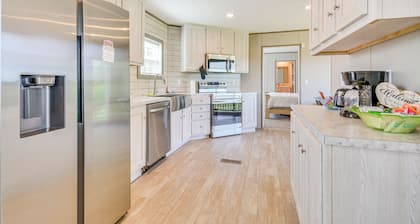 8 Mi to Main Street: Home w/ Yard in Bedford!