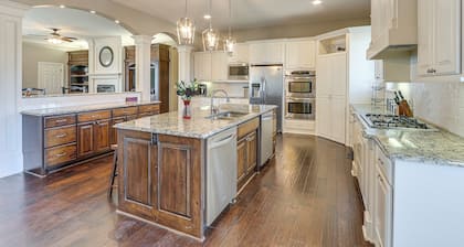 Balcony & Patio: Spacious Home in Bel Aire!