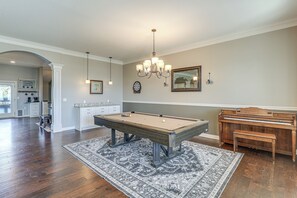 Interior - Balcony & Patio: Spacious Home in Bel Aire! (Wichita)