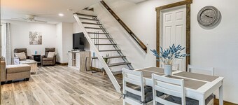 The Greek Island Ranch Near Dtwn Mineral Wells