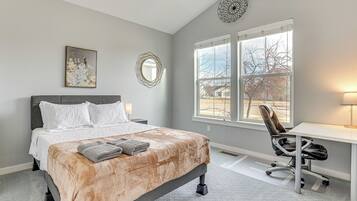 House (5 Bedrooms) | Interior