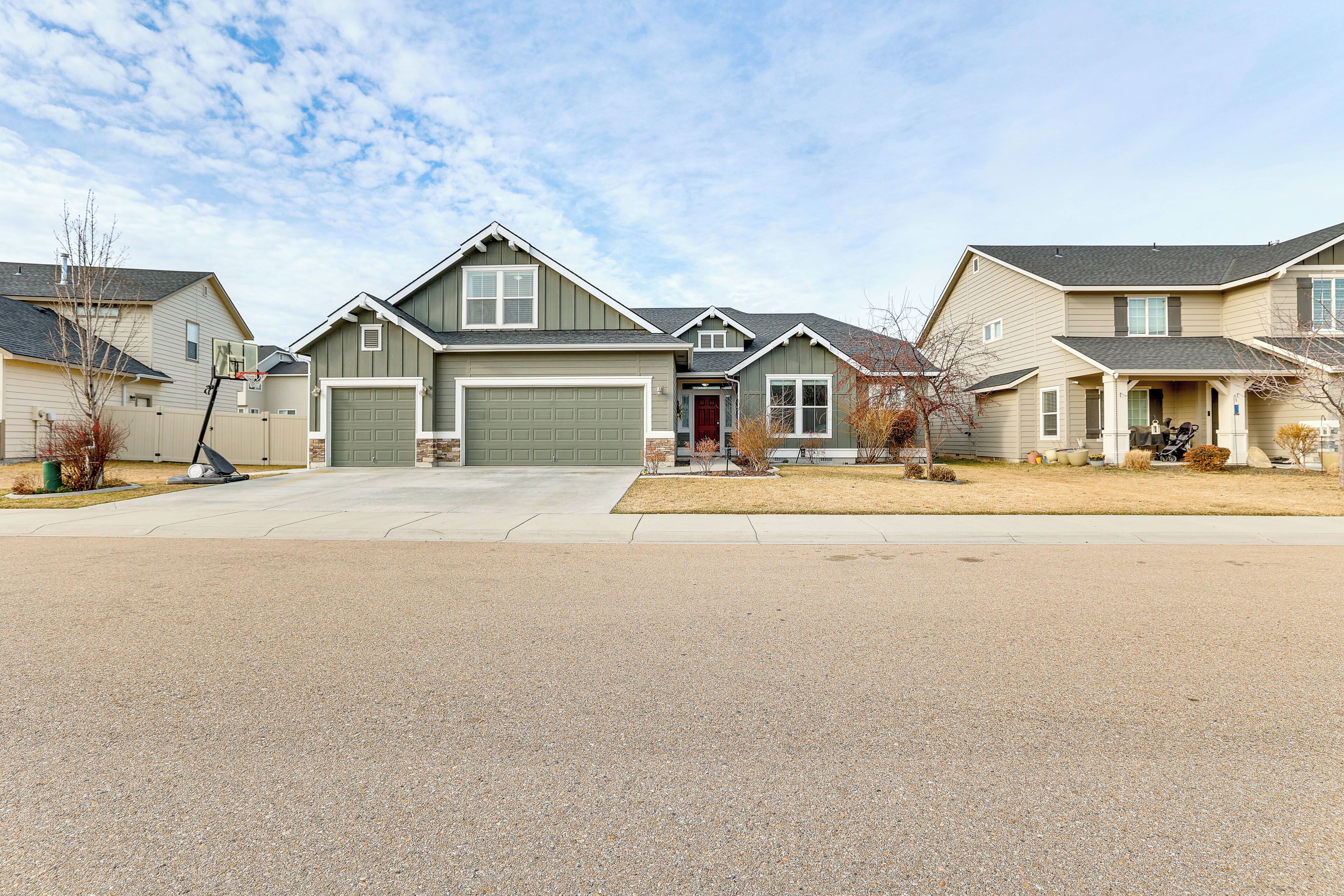 House (5 Bedrooms) | Interior