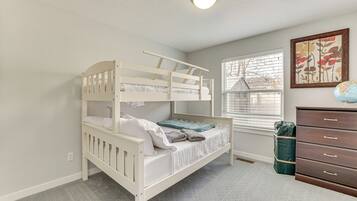 House (5 Bedrooms) | Interior
