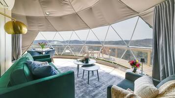 Apartemen (0 Bedroom) | Bagian depan properti